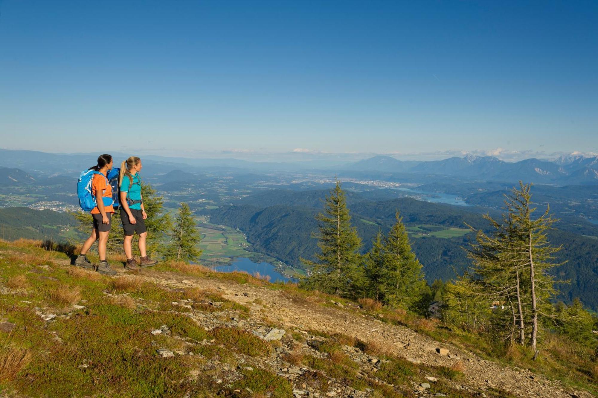Blaues Haus Ferienwohnung Bodensdorf Ossiacher See Gerlitzen Alpe Bagian luar foto